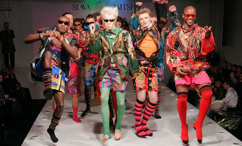 File:Slava Zaitsev fashion show-2.jpg